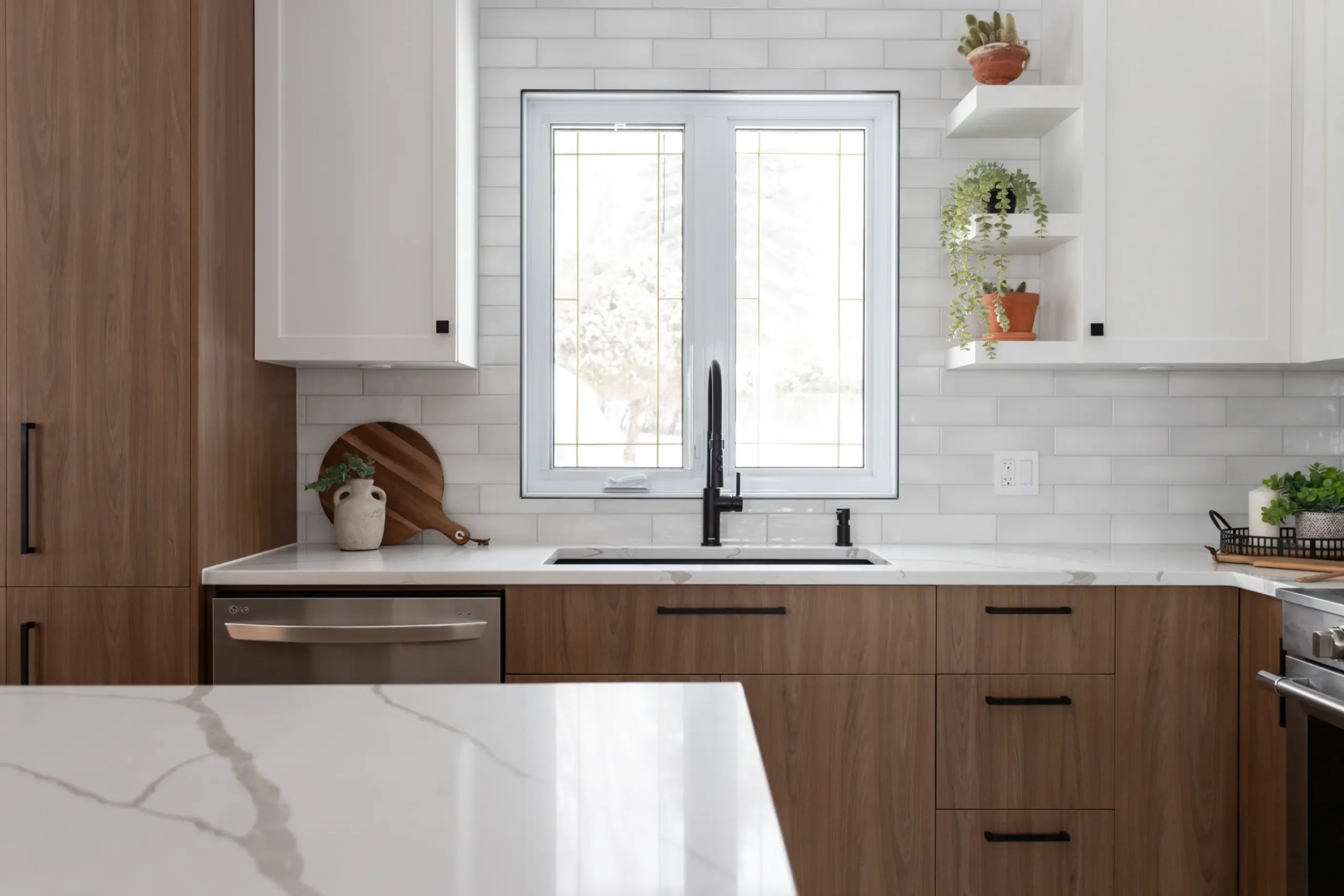 cuisine-bois-blanc-lumineuse-renovation-vachon-megantic-catherine-paradis